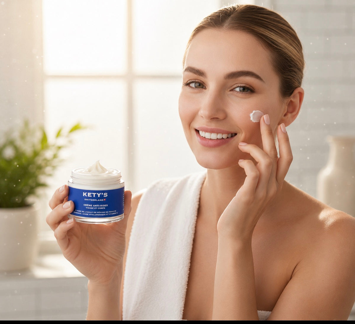KETY'S Soin hydratant anti-age, application jour et nuit sur une peau propre 